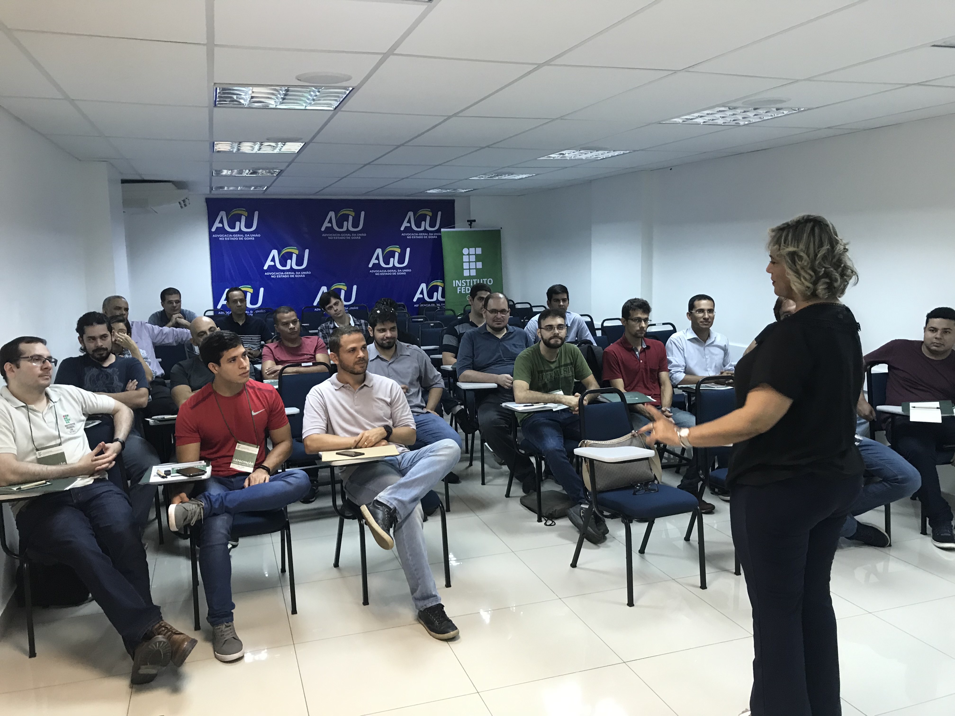 A pró-reitora de Ensino, professora Oneida Irigon, participou do encontro