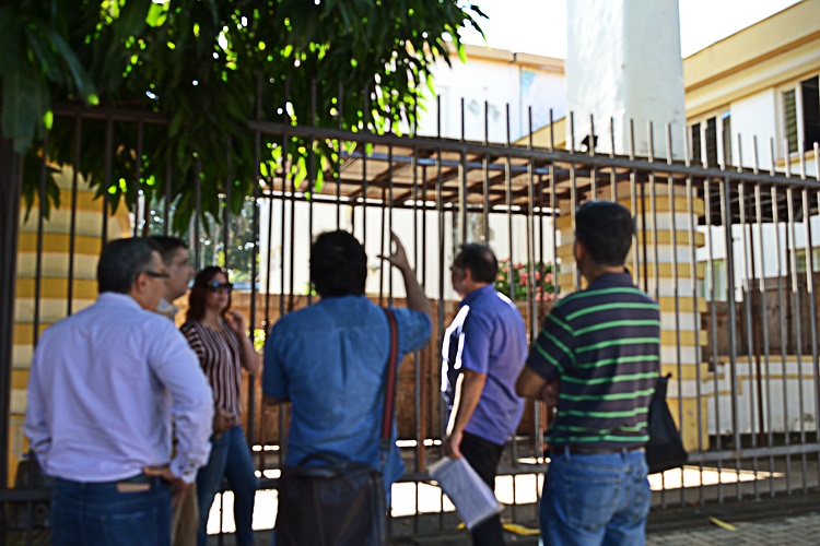 Equipe durante visita